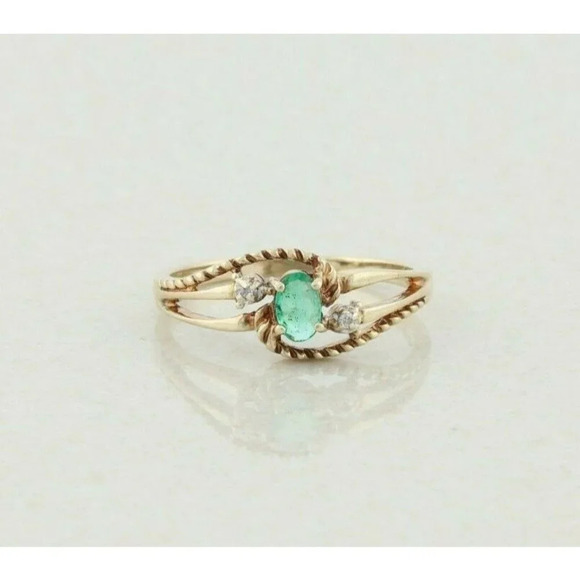 10k Yellow Gold Natural Green Emerald and Diamond Ring Size 7 1/4 - Picture 1 of 7